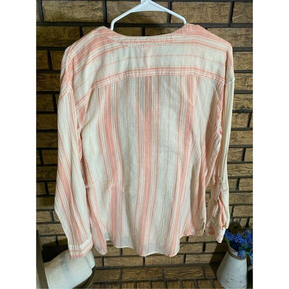 Canyon River Blues Button Up Blouse - Picture 2 of 6